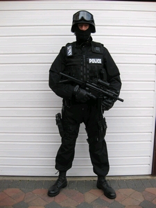 Police CO19 outfit